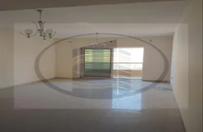 Empty Room image for: Apartment - 3 Bedrooms - 3 Bathrooms for rent in Al Khan - Sharjah, Image 1