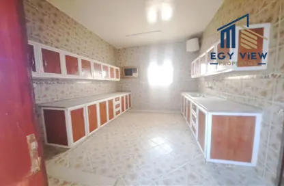 Apartment - 2 Bedrooms - 2 Bathrooms for rent in Shakhbout City - Abu Dhabi