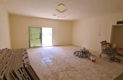 Apartment - 3 Bedrooms - 3 Bathrooms for rent in Abu shagara Building 2 - Budaniq - Al Qasimia - Sharjah