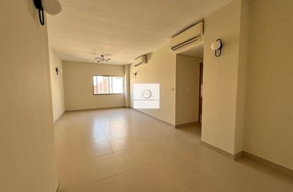Apartment - 3 Bedrooms - 3 Bathrooms for rent in Riggat Al Buteen - Deira - Dubai