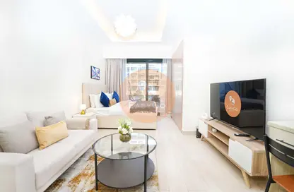 Living Room image for: Apartment - 1 Bathroom for rent in AZIZI Riviera 14 - Meydan One - Meydan - Dubai, Image 1