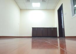 Studio - 1 حمام للكراء في معسكر آل نهيان - أبوظبي
