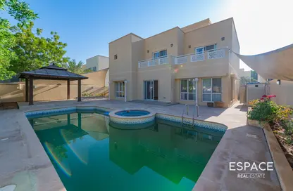 Villa - 5 Bedrooms - 6 Bathrooms for rent in Meadows 2 - Meadows - Dubai