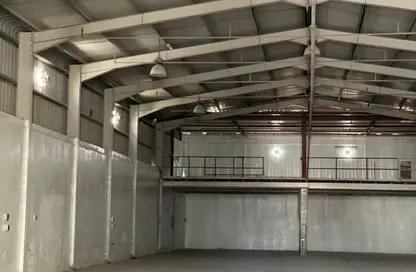 Warehouse - Studio - 2 Bathrooms for rent in Mussafah Industrial Area - Mussafah - Abu Dhabi