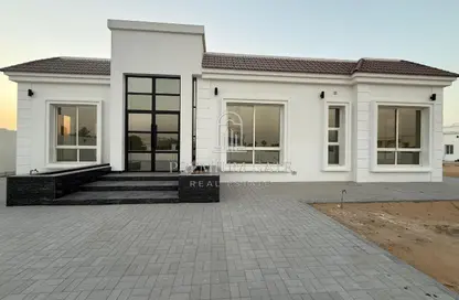 Villa - 4 Bedrooms - 5 Bathrooms for rent in Nad Al Sheba 4 - Nad Al Sheba - Dubai