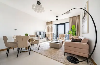 Living / Dining Room image for: Apartment - 2 Bedrooms - 3 Bathrooms for sale in Vida Residences Dubai Marina - Dubai Marina - Dubai, Image 1