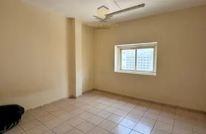 Apartment - 1 Bedroom - 1 Bathroom for rent in Qasimia 10 building - Al Mahatta - Al Qasimia - Sharjah