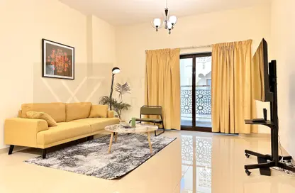 Living Room image for: Apartment - 1 Bedroom - 2 Bathrooms for rent in Al Safa 1 - Al Safa - Dubai, Image 1