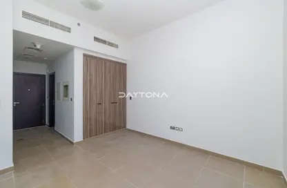 Empty Room image for: Apartment - 1 Bathroom for rent in Zarooni Building - Dubai Silicon Oasis - Dubai, Image 1