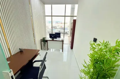 Office Space - Studio - 1 Bathroom for rent in Red Avenue - Al Garhoud - Dubai Office Space - Studio - 1 Bathroom for rent in Red Avenue - Al Garhoud - Dubai