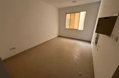 Apartment - 1 Bedroom - 1 Bathroom for rent in Corniche Tower - Ajman Corniche Road - Ajman