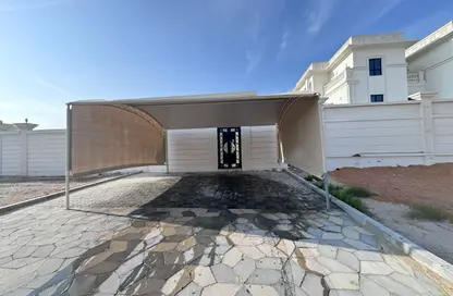 شقة - 2 غرف نوم - 2 حمامات للايجار في مدينة شخبوط - أبوظبي