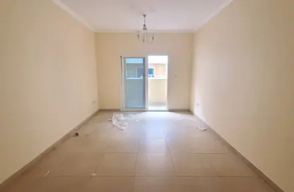 Apartment - 1 Bedroom - 2 Bathrooms for rent in Muwaileh 29 Building - Muwaileh - Sharjah
