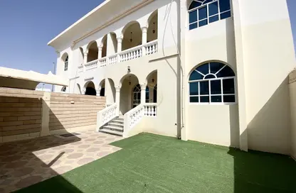 فيلا - 5 غرف نوم - 7 حمامات للايجار في موييفية - المرخانية - العين
