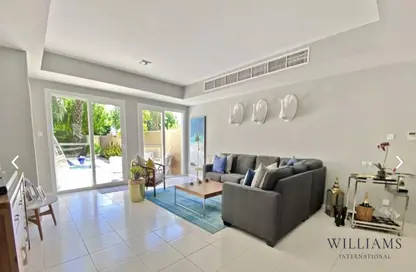 فيلا - 3 غرف نوم - 3 حمامات للايجار في الينابيع 15 - الينابيع - دبي فيلا - 3 غرف نوم - 3 حمامات للايجار في الينابيع 15 - الينابيع - دبي