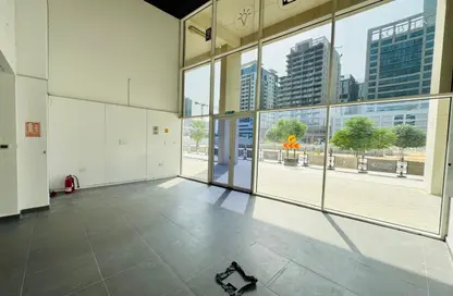 Shop - Studio - 2 Bathrooms for rent in Capital Golden Tower - Business Bay - Dubai