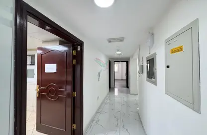 Office Space - Studio - 1 Bathroom for rent in Al Dafeinah - Asharej - Al Ain