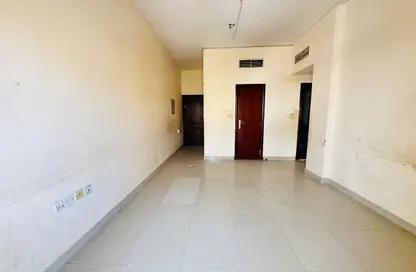 شقة - غرفة نوم - 2 حمامات للايجار في بناية مويليح 29 - مويلح - الشارقة
