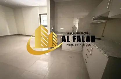 شقة - 1 حمام للايجار في مبنى مويلح - مويلح - الشارقة