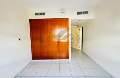 شقة - 3 غرف نوم - 3 حمامات للايجار في عود ميثاء - بر دبي - دبي