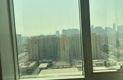 Apartment - 1 Bedroom - 2 Bathrooms for rent in Oasis Tower - Al Rashidiya 1 - Al Rashidiya - Ajman