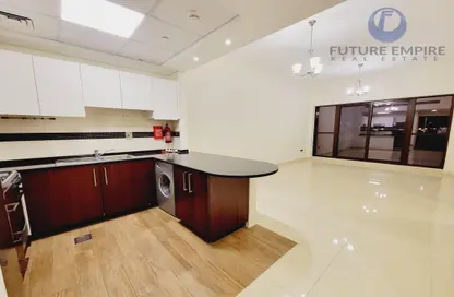 Kitchen image for: Apartment - 1 Bedroom - 2 Bathrooms for rent in Emerald Jadaf 1 - Al Jaddaf - Dubai, Image 1
