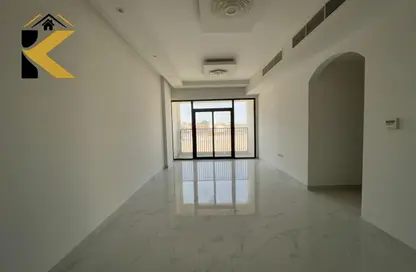 عمارة بالكامل - 8 غرف نوم - 8 حمامات للبيع في 3 المويهات - المويهات - عجمان