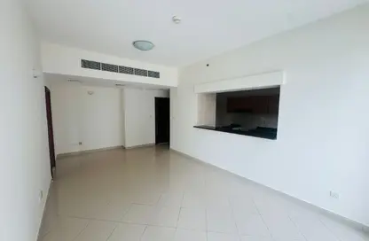 شقة - غرفة نوم - 2 حمامات للايجار في تفريعة القنال 1 - أبراج الجولف - مدينة دبي الرياضية - دبي