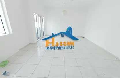 Apartment - 2 Bedrooms - 2 Bathrooms for rent in Al Khan 5 building - Al Khan - Sharjah