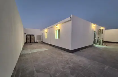 شقة - 2 غرف نوم - 2 حمامات للايجار في مدينة الرياض - أبوظبي