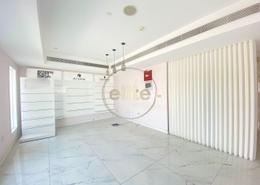 صورةغرفة فارغة لـ: فيلا - 5 حمامات للكراء في أم سقيم - دبي, صورة 1