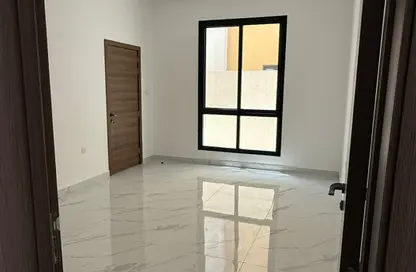 فيلا - 5 غرف نوم - 7 حمامات للايجار في الحليو 2 - الحليو - عجمان