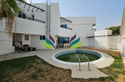 Villa - 4 Bedrooms - 4 Bathrooms for rent in Jumeirah 1 Villas - Jumeirah 1 - Jumeirah - Dubai