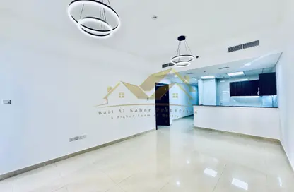 Apartment - 1 Bedroom - 2 Bathrooms for rent in Jumeirah Garden City - Al Satwa - Dubai