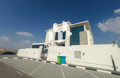 Villa - 5 Bedrooms - 7 Bathrooms for sale in Jwezaa - Sharjah