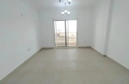 Apartment - 1 Bedroom - 2 Bathrooms for rent in Muwaileh 29 Building - Muwaileh - Sharjah