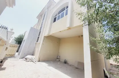 مركز أعمال - استوديو - 5 حمامات للايجار في الفيحاء - الشارقة