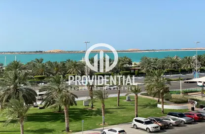 Apartment - 4 Bedrooms - 5 Bathrooms for rent in Corniche Road - Abu Dhabi