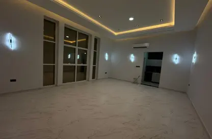 شقة - 1 حمام للايجار في مدينة الرياض - أبوظبي