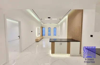 شقة - غرفة نوم - 2 حمامات للايجار في مسكن الامير - منطقة 11 - قرية الجميرا سركل - دبي