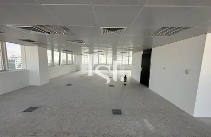 Parking image for: Office Space - Studio - 1 Bathroom for rent in Al Nahyan - Abu Dhabi, Image 1