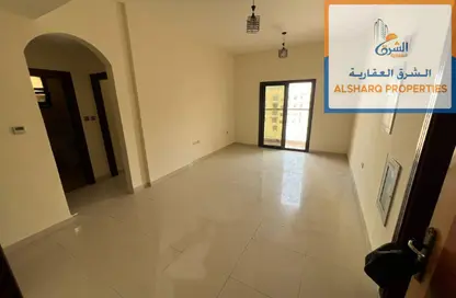 شقة - 2 غرف نوم - 3 حمامات للايجار في مساكن كورنيش عجمان - طريق كورنيش عجمان - عجمان