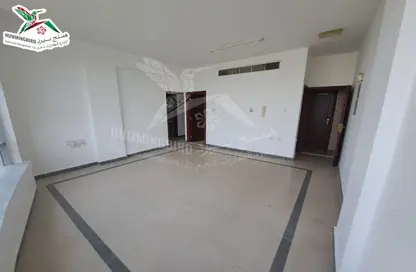 Empty Room image for: Apartment - 2 Bedrooms - 2 Bathrooms for rent in Hai Al Madheef - Central District - Al Ain, Image 1