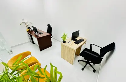 Office Space - Studio - 1 Bathroom for rent in Red Avenue - Al Garhoud - Dubai