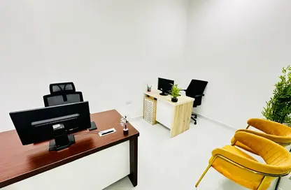 Office Space - Studio - 1 Bathroom for rent in Red Avenue - Al Garhoud - Dubai