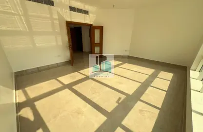 شقة - 2 غرف نوم - 2 حمامات للايجار في شارع حمدان - أبوظبي شقة - 2 غرف نوم - 2 حمامات للايجار في شارع حمدان - أبوظبي