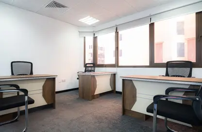 مكتب - استوديو - 2 حمامات للايجار في مركز الدانة - المرقبات - ديرة - دبي