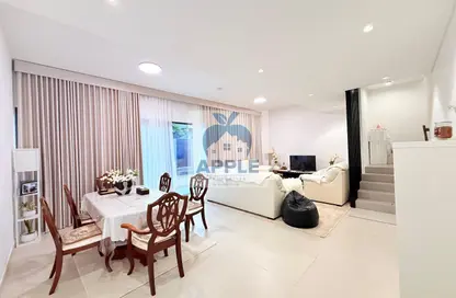 فيلا - 3 غرف نوم - 5 حمامات للايجار في روبينيا - مسار - تلال سيتي - الشارقة