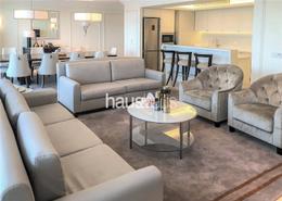 صورةغرفة المعيشة / غرفة الطعام لـ: شقة - 4 غرف نوم - 5 حمامات للكراء في فندق العنوان - بوليفارد - دبي وسط المدينة - دبي, صورة 1