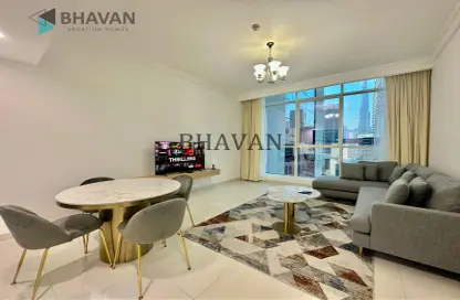 Living / Dining Room image for: Apartment - 1 Bedroom - 2 Bathrooms for rent in Majestic Tower - Al Abraj street - Business Bay - Dubai, Image 1